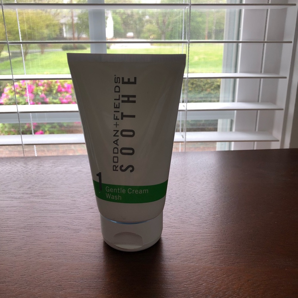 Rodan and Fields soothe cleanser